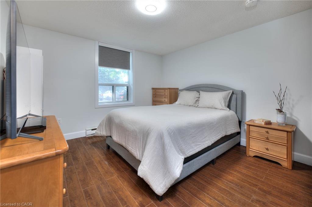 103-35 Green Valley Drive, Kitchener, ON - Indoor Photo Showing Bedroom