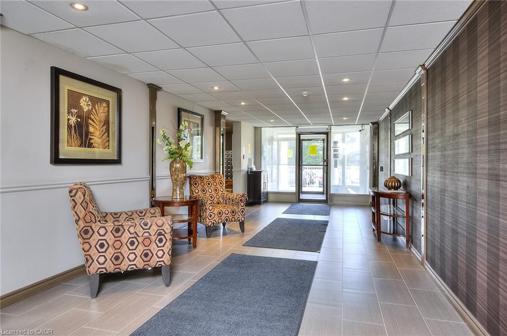 103-35 Green Valley Drive, Kitchener, ON - Indoor Photo Showing Other Room