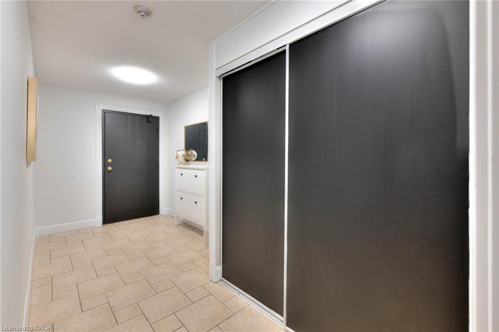 103-35 Green Valley Drive, Kitchener, ON - Indoor Photo Showing Other Room