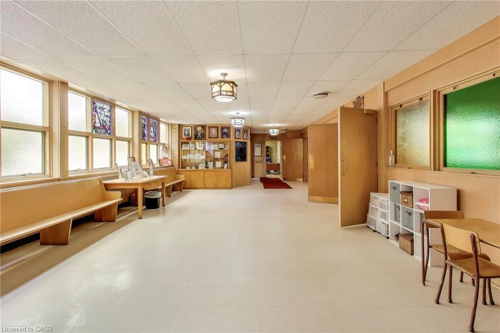 1974 King Street E, Hamilton, ON