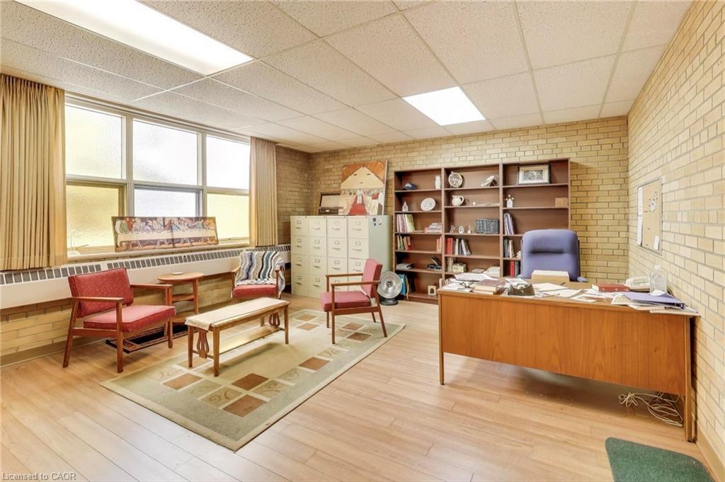 1974 King Street E, Hamilton, ON