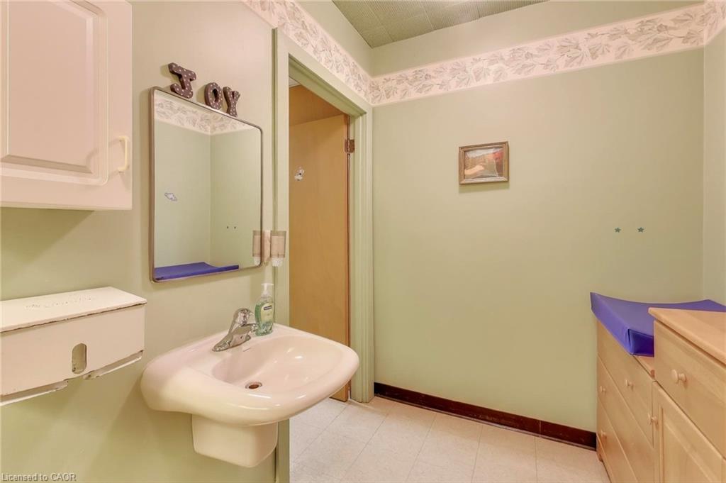 1974 King Street E, Hamilton, ON