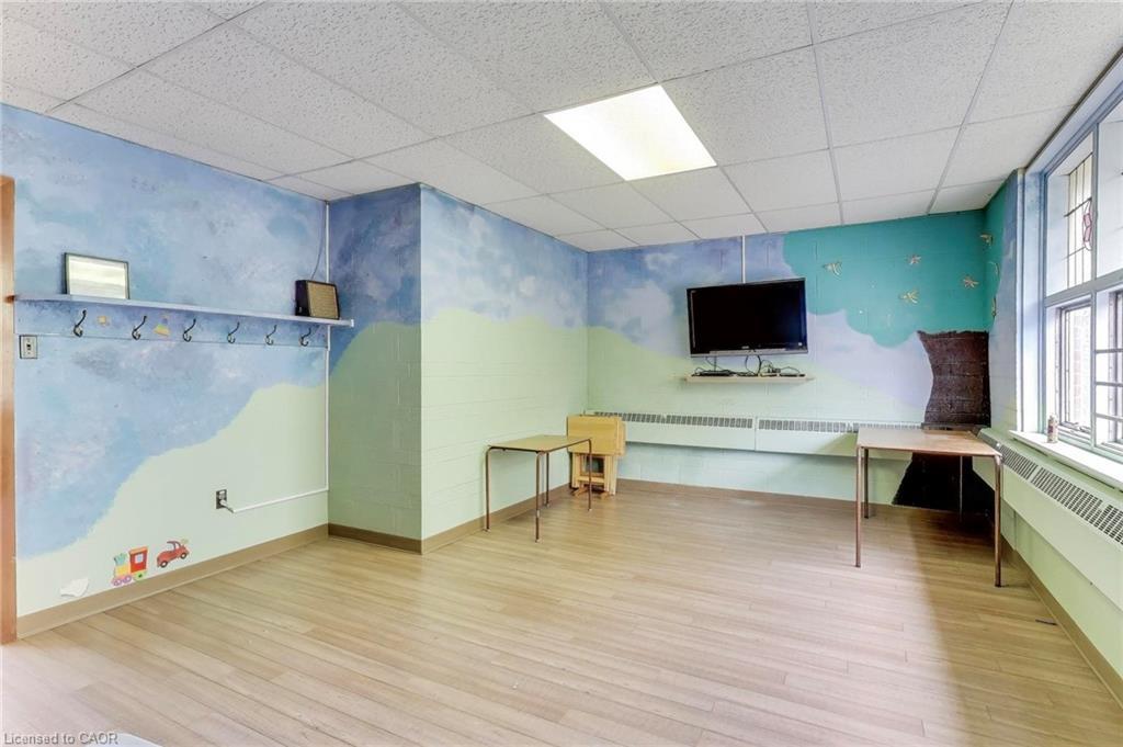 1974 King Street E, Hamilton, ON