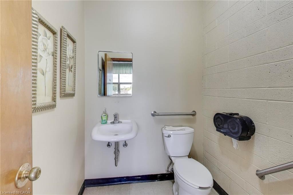 1974 King Street E, Hamilton, ON