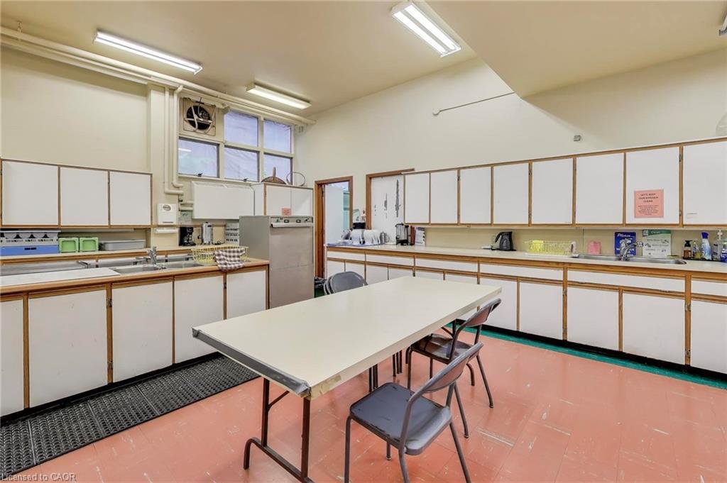 1974 King Street E, Hamilton, ON