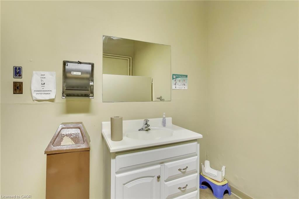 1974 King Street E, Hamilton, ON