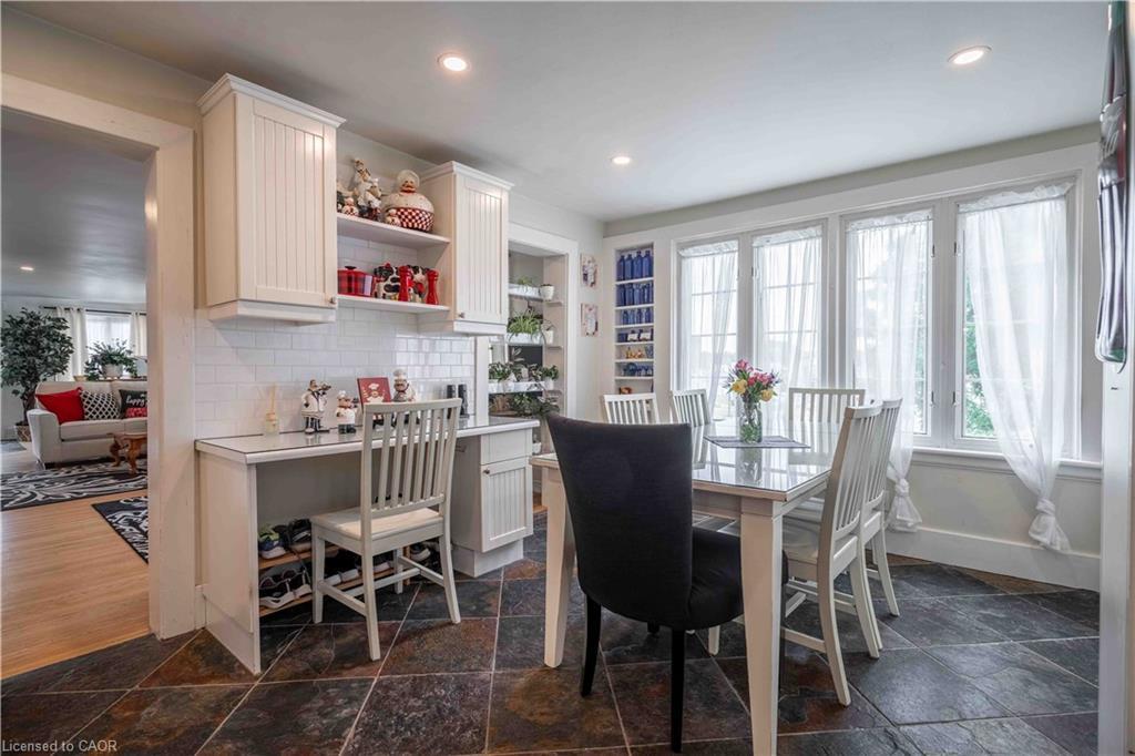 99 Argyle Street N, Caledonia, ON - Indoor Photo Showing Dining Room