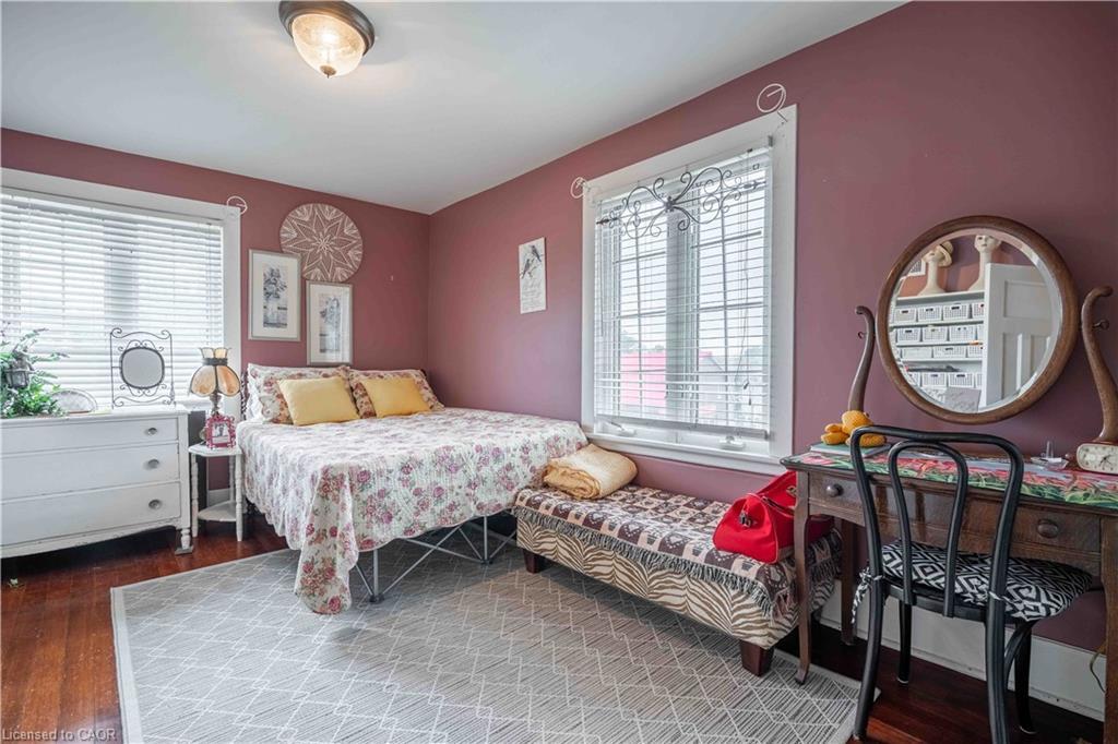 99 Argyle Street N, Caledonia, ON - Indoor Photo Showing Bedroom
