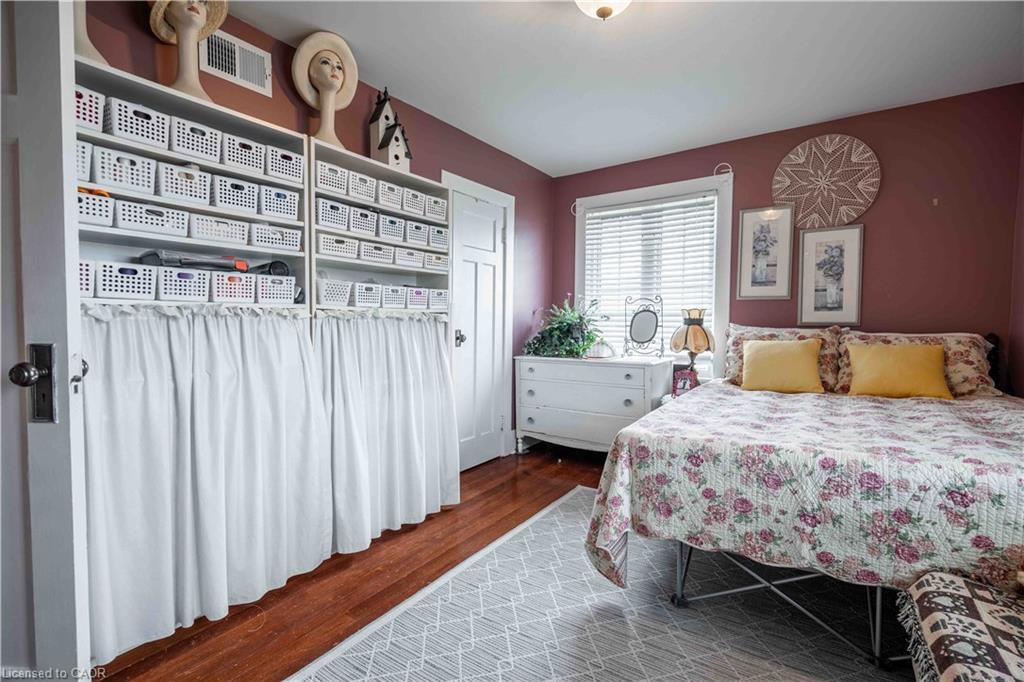 99 Argyle Street N, Caledonia, ON - Indoor Photo Showing Bedroom