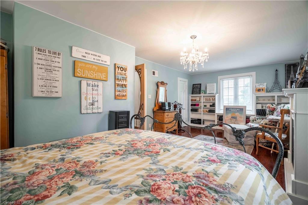99 Argyle Street N, Caledonia, ON - Indoor Photo Showing Bedroom