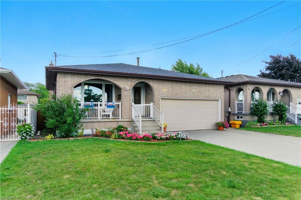 226 Carson Drive, Hamilton, ON - Outdoor With Deck Patio Veranda