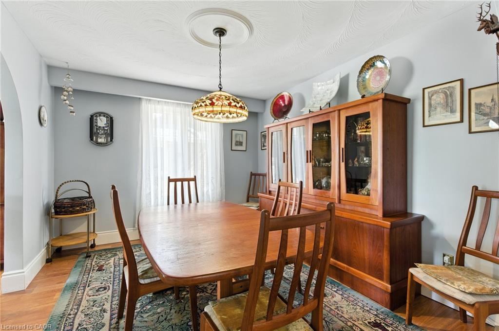 226 Carson Drive, Hamilton, ON - Indoor Photo Showing Dining Room