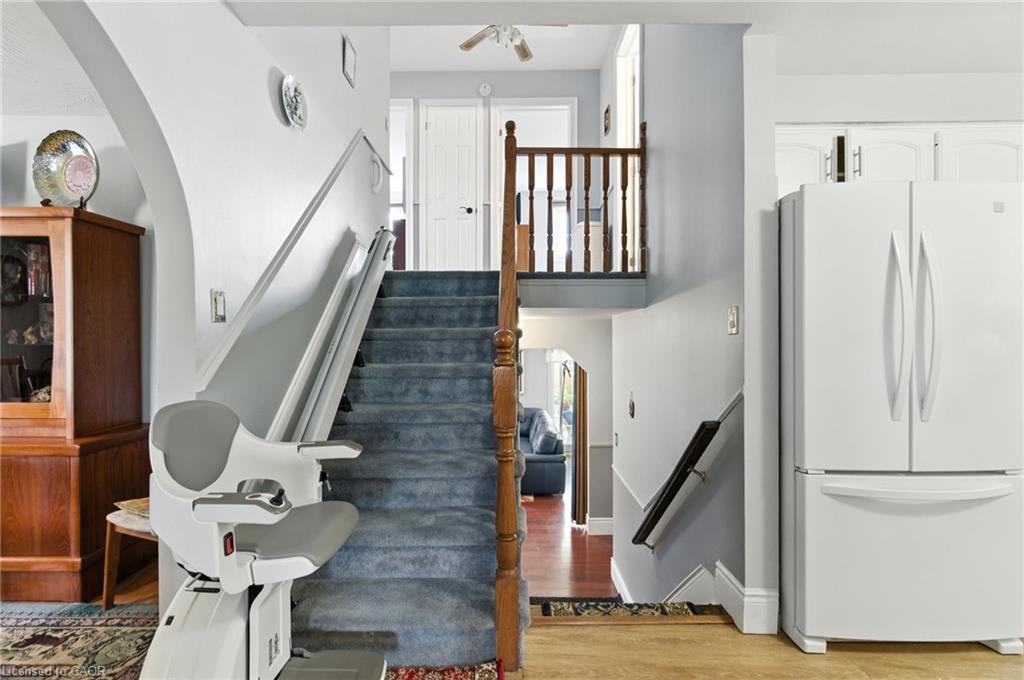 226 Carson Drive, Hamilton, ON - Indoor Photo Showing Other Room