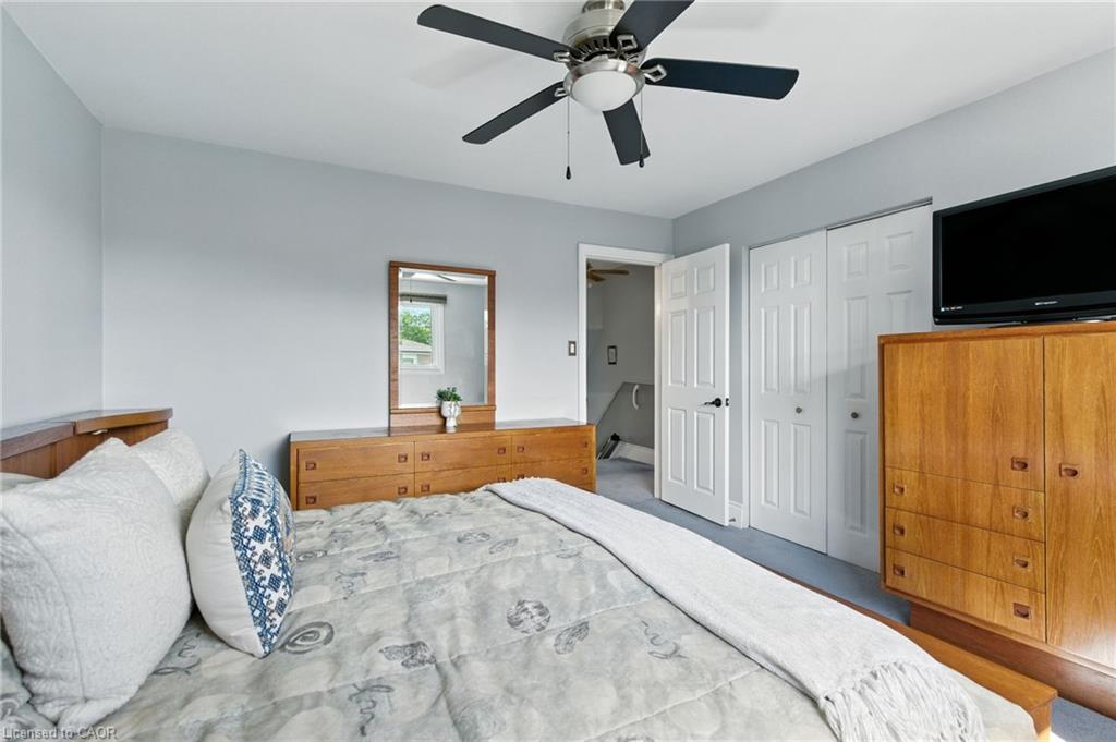 226 Carson Drive, Hamilton, ON - Indoor Photo Showing Bedroom