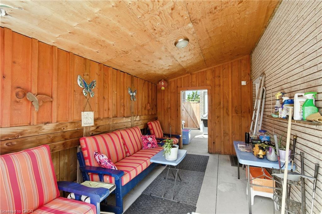 226 Carson Drive, Hamilton, ON - Indoor Photo Showing Living Room