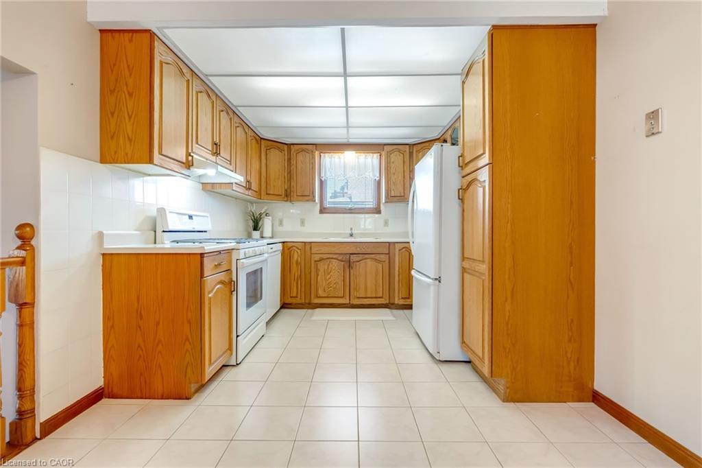 203 Margaret Avenue, Hamilton, ON - Indoor Photo Showing Kitchen