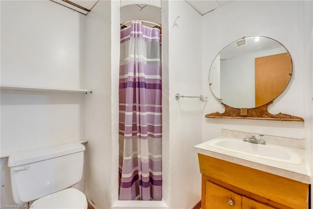 203 Margaret Avenue, Hamilton, ON - Indoor Photo Showing Bathroom