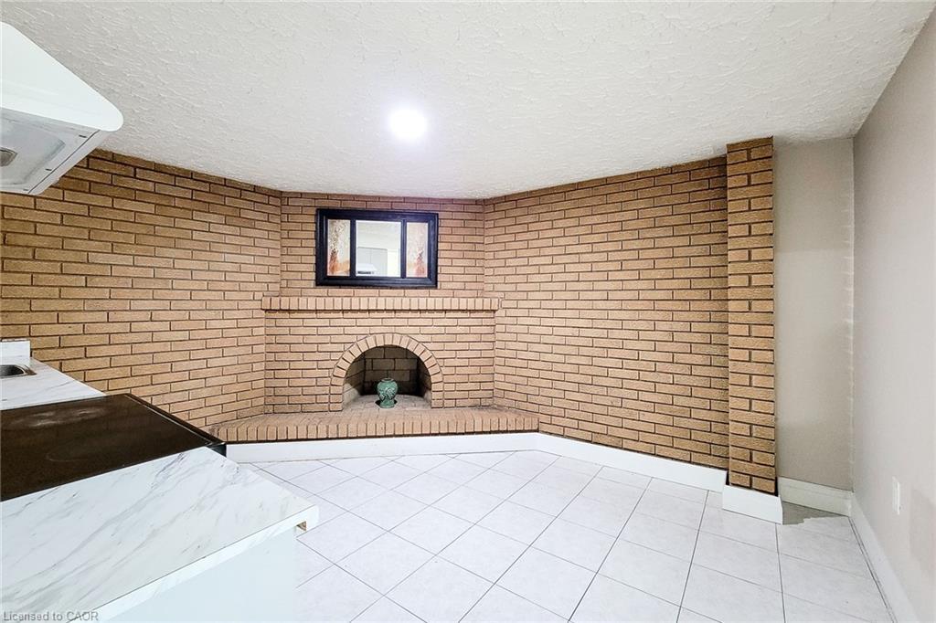 Basement-12 Maitland Avenue, Hamilton, ON - Indoor Photo Showing Other Room