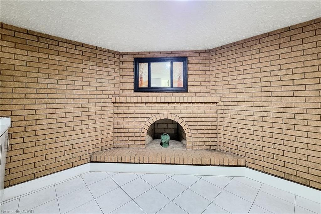 Basement-12 Maitland Avenue, Hamilton, ON -