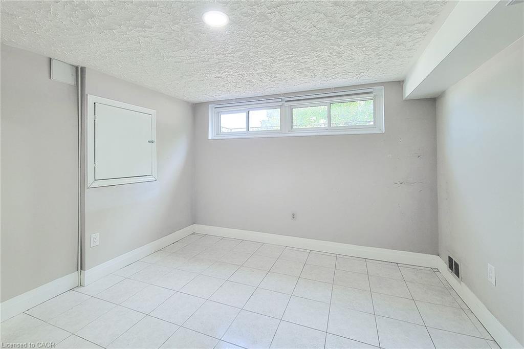 Basement-12 Maitland Avenue, Hamilton, ON - Indoor Photo Showing Other Room