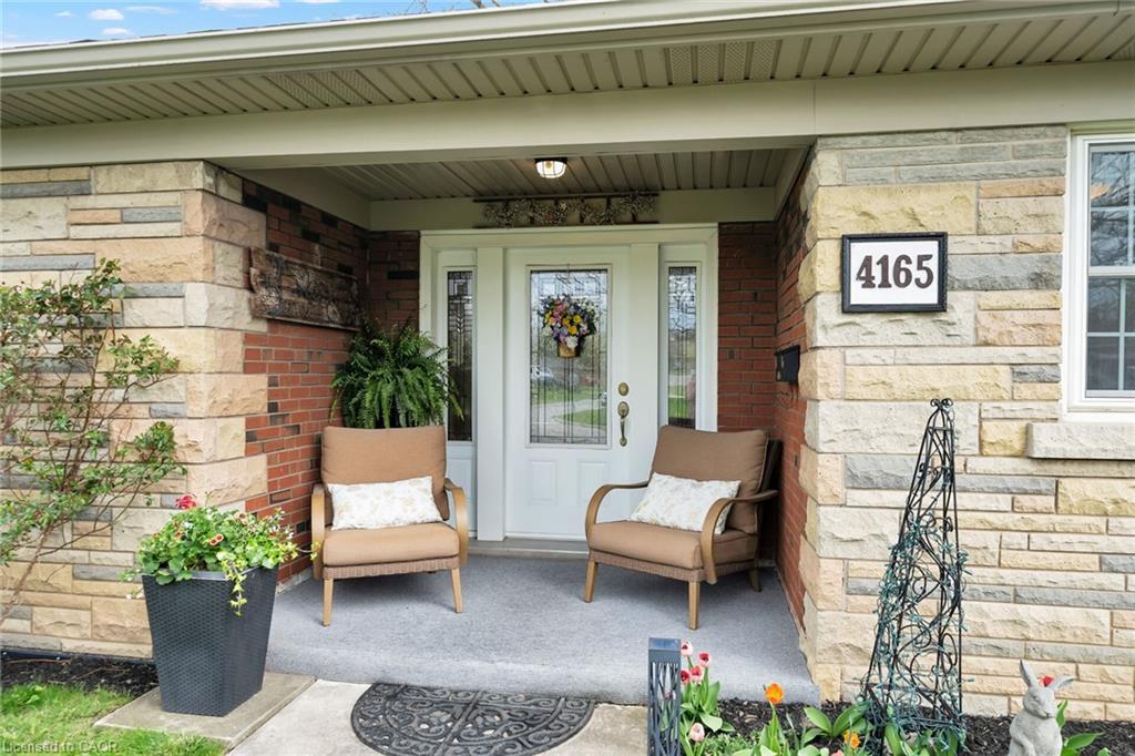 4165 William Street, Beamsville, ON - Outdoor With Deck Patio Veranda With Exterior
