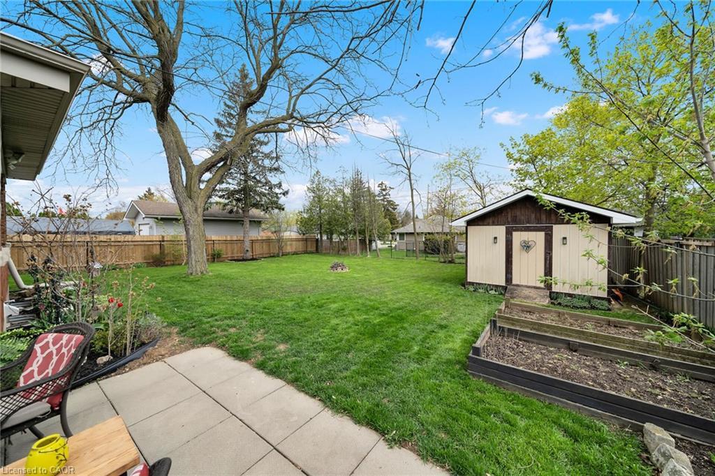 4165 William Street, Beamsville, ON - Outdoor With Backyard