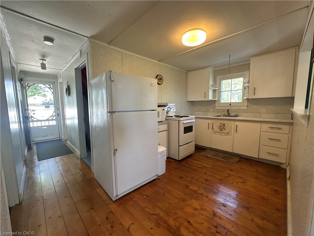 88 Erie Boulevard, Long Point, ON - Indoor Photo Showing Kitchen