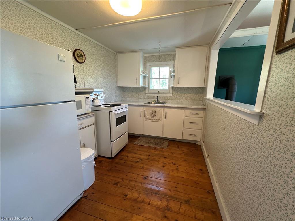 88 Erie Boulevard, Long Point, ON - Indoor Photo Showing Kitchen