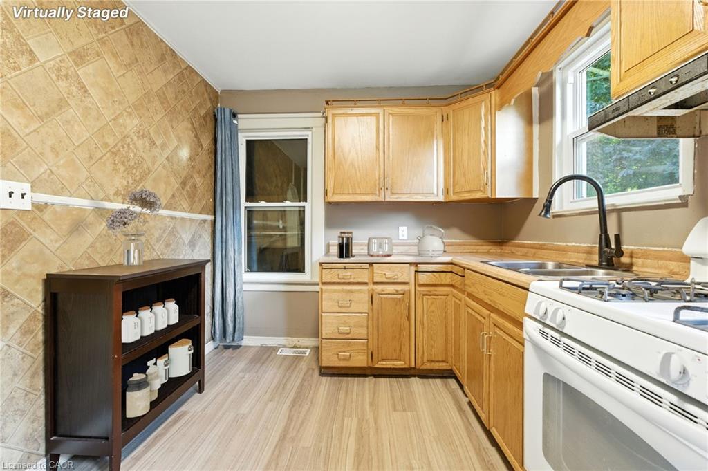 1 Berryman Avenue, St. Catharines, ON - Indoor Photo Showing Kitchen With Double Sink