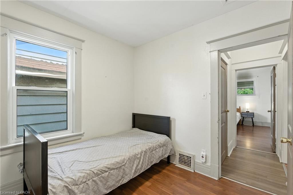 1 Berryman Avenue, St. Catharines, ON - Indoor Photo Showing Bedroom