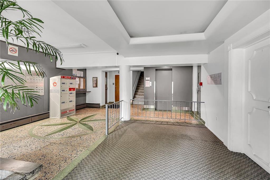 208-40 Robinson Street, Hamilton, ON - Indoor Photo Showing Other Room