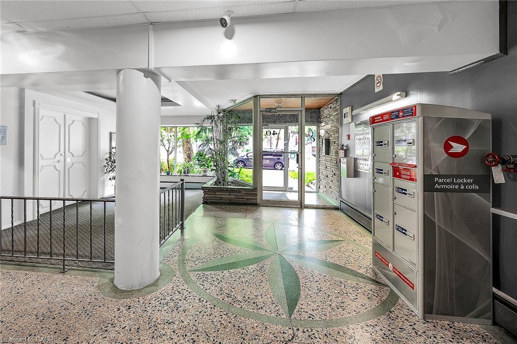 208-40 Robinson Street, Hamilton, ON - Indoor Photo Showing Other Room