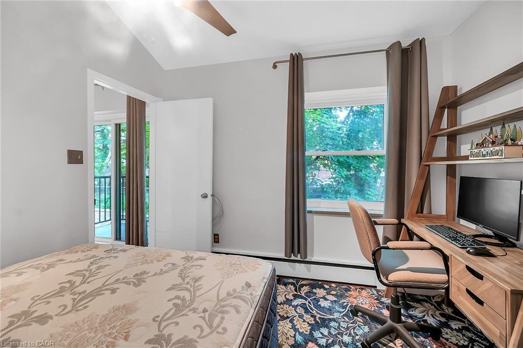 208-40 Robinson Street, Hamilton, ON - Indoor Photo Showing Bedroom