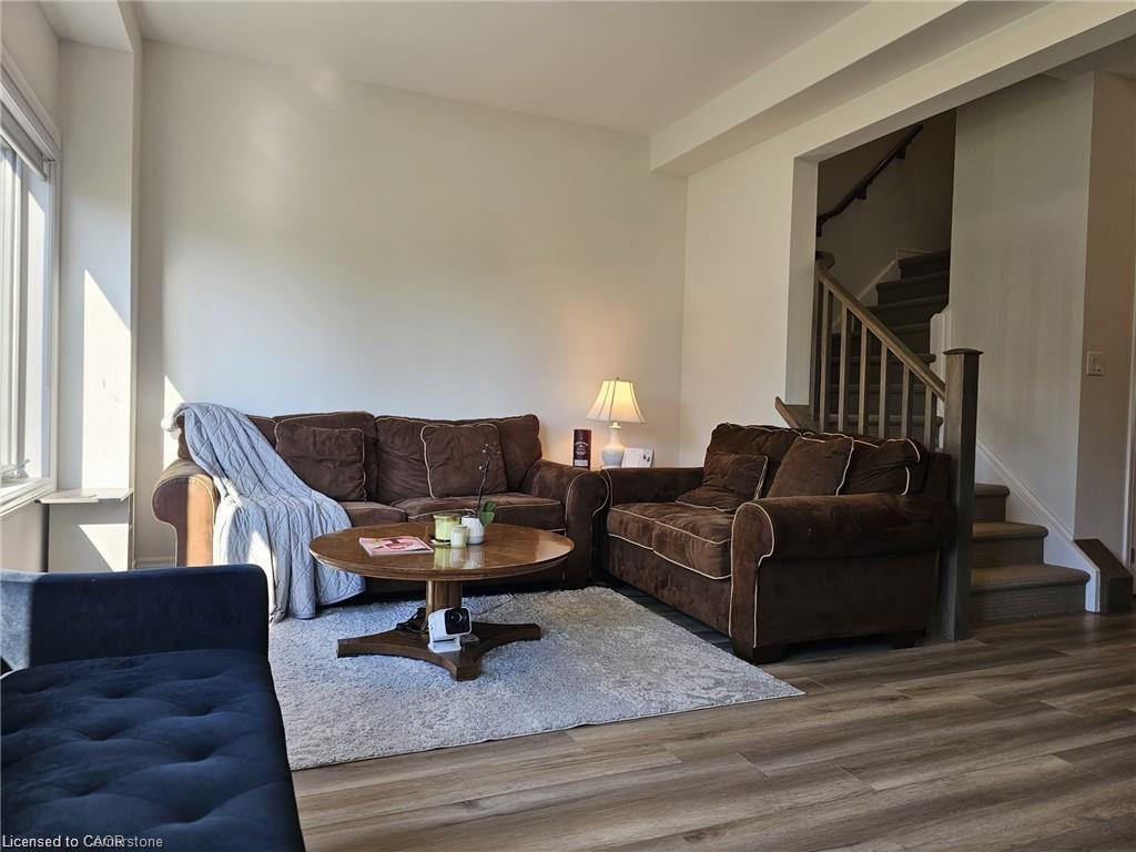 58-290 Equestrian Way, Cambridge, ON - Indoor Photo Showing Living Room