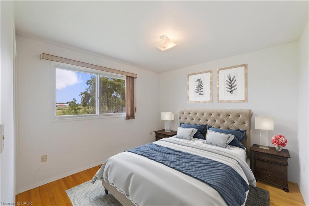240 Mud Street W, Grimsby, ON - Indoor Photo Showing Bedroom