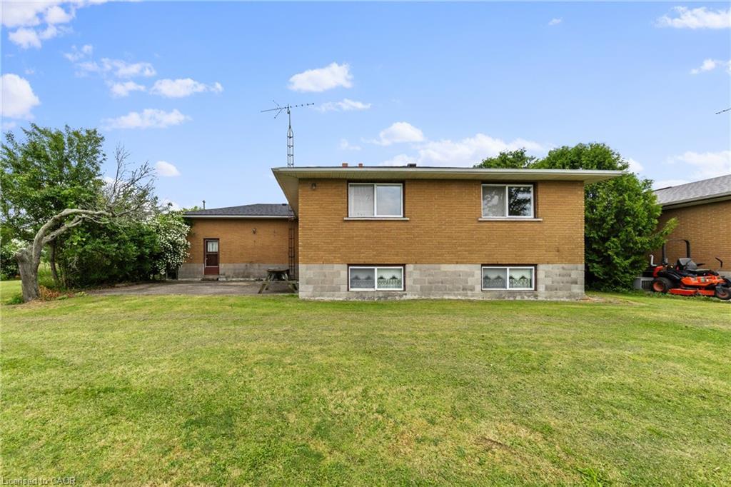 240 Mud Street W, Grimsby, ON - Outdoor