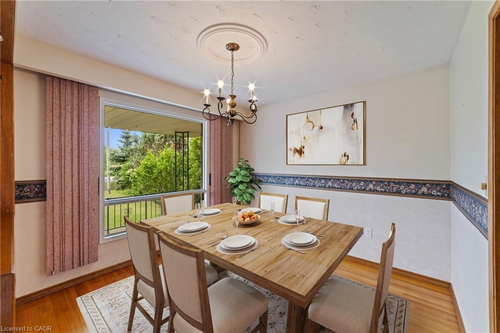 240 Mud Street W, Grimsby, ON - Indoor Photo Showing Dining Room