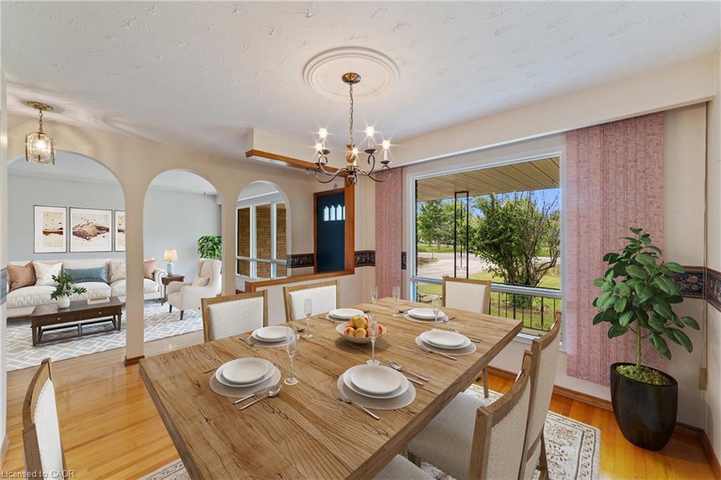 240 Mud Street W, Grimsby, ON - Indoor Photo Showing Dining Room