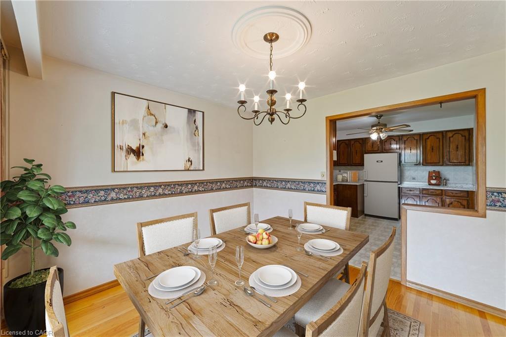 240 Mud Street W, Grimsby, ON - Indoor Photo Showing Dining Room