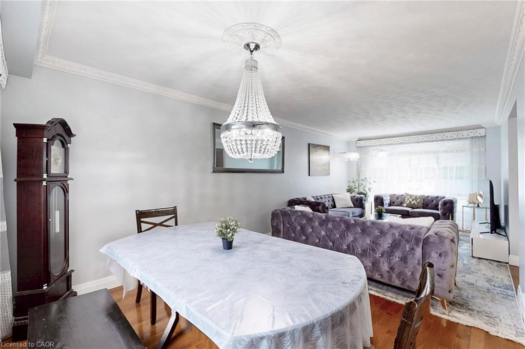 18 Millpond Place, Hamilton, ON - Indoor Photo Showing Dining Room