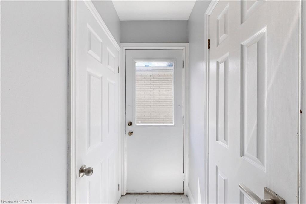 18 Millpond Place, Hamilton, ON - Indoor Photo Showing Other Room