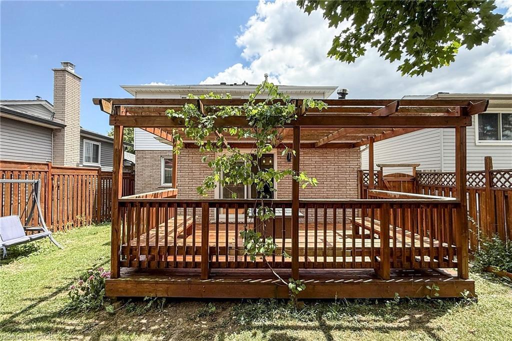 18 Millpond Place, Hamilton, ON - Outdoor With Deck Patio Veranda