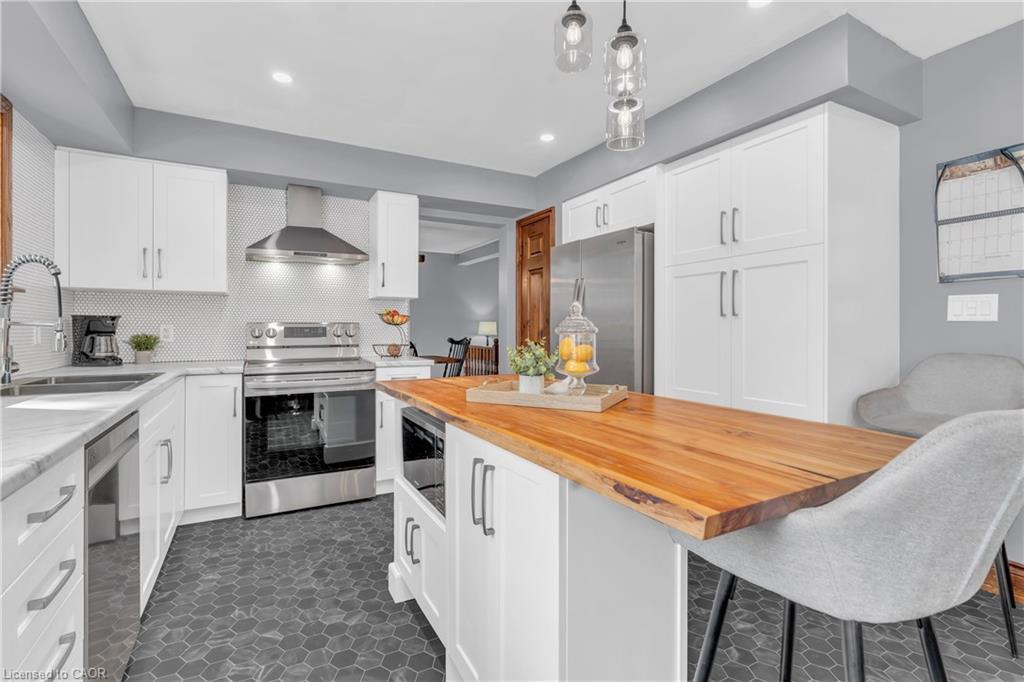 21 Burwell Road, Stratford, ON - Indoor Photo Showing Kitchen With Double Sink