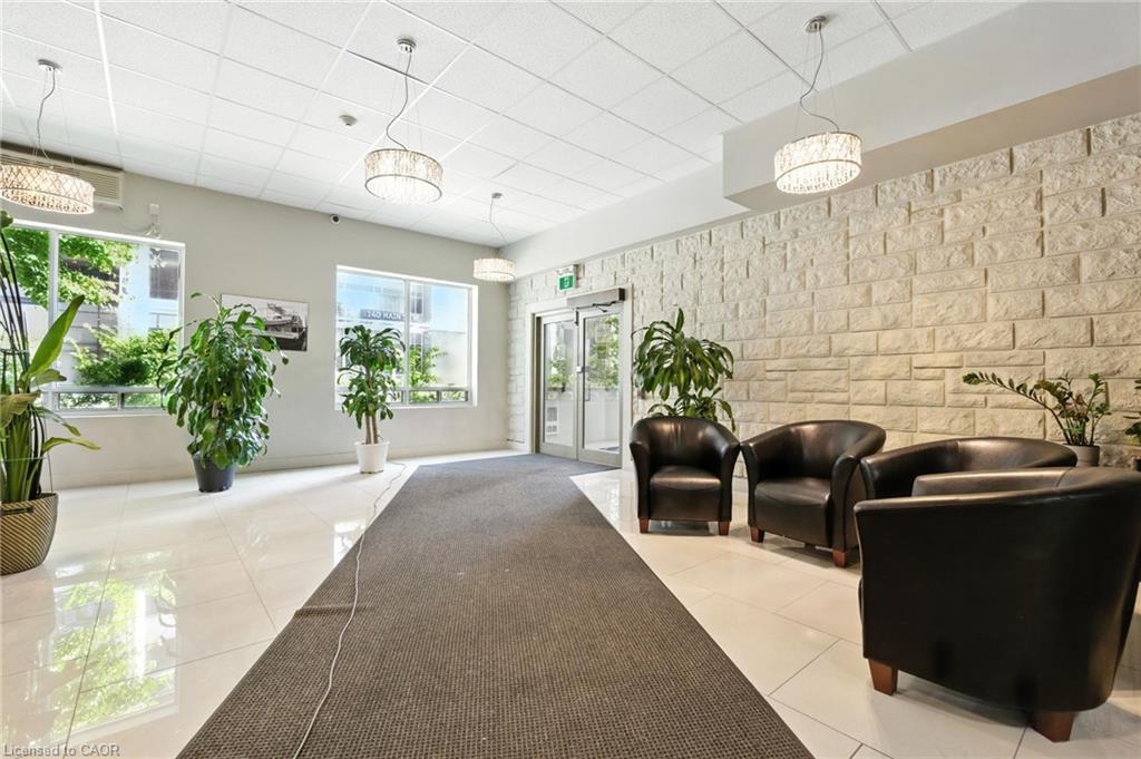 201-149 Main Street W, Hamilton, ON - Indoor Photo Showing Other Room