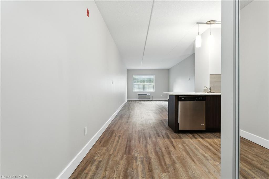 201-149 Main Street W, Hamilton, ON - Indoor Photo Showing Other Room