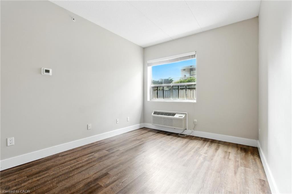 201-149 Main Street W, Hamilton, ON - Indoor Photo Showing Other Room