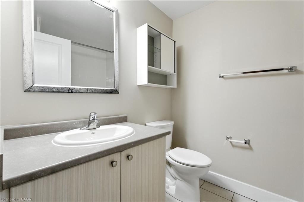 201-149 Main Street W, Hamilton, ON - Indoor Photo Showing Bathroom