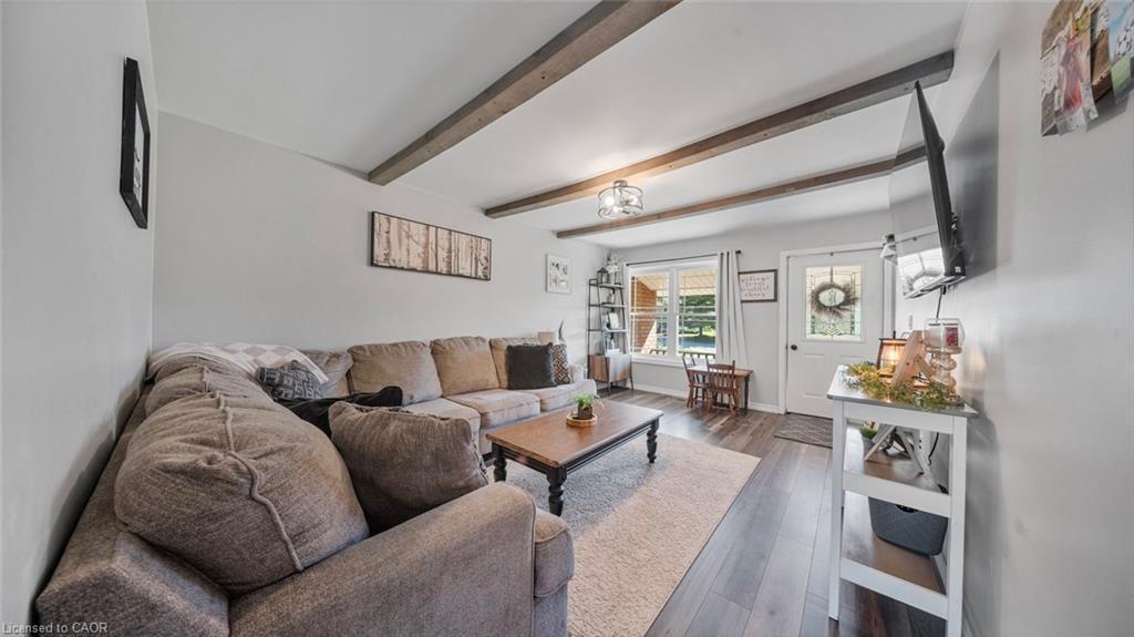 45 Willow Drive, Delhi, ON - Indoor Photo Showing Living Room