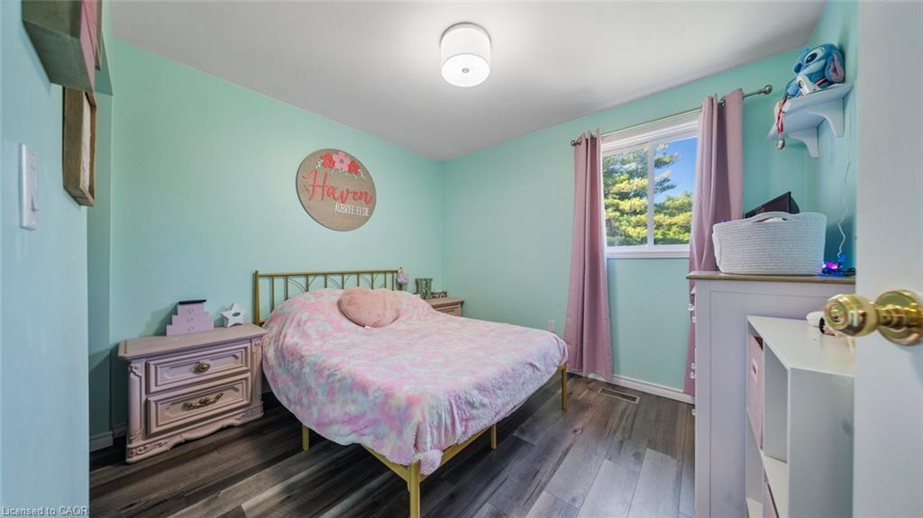 45 Willow Drive, Delhi, ON - Indoor Photo Showing Bedroom