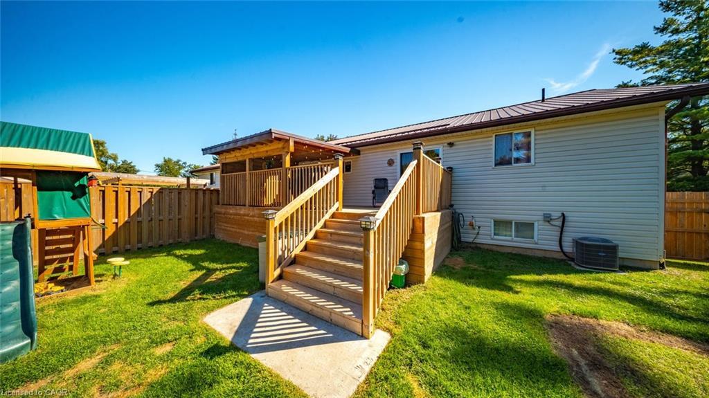 45 Willow Drive, Delhi, ON - Outdoor With Deck Patio Veranda